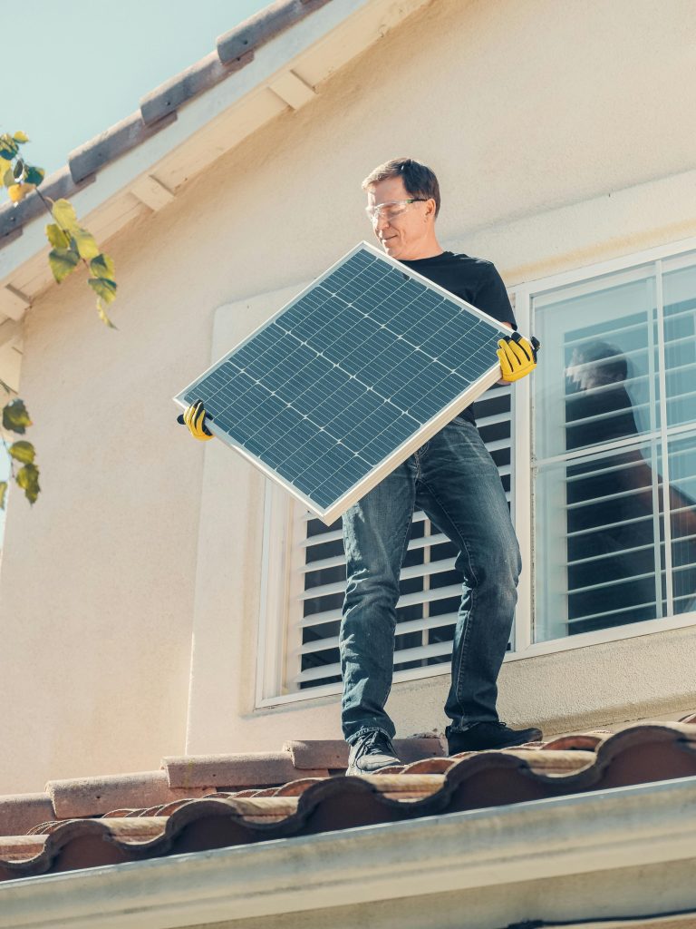 Todo lo que necesitas saber sobre paneles solares: funcionamiento, precios y beneficios